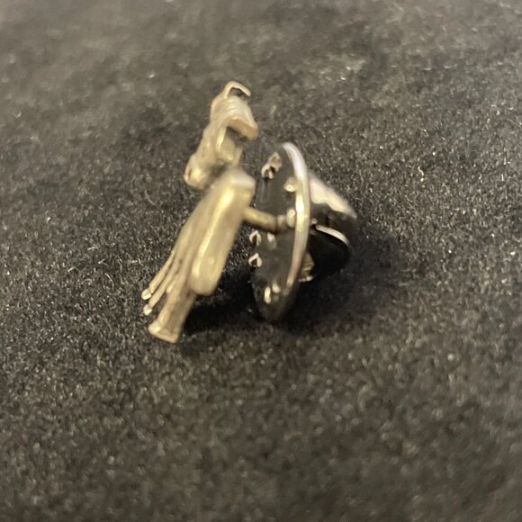 Miniature 5/8 in Three-dimensional Pewter Cow Hat Lapel Clutch Pin Brooch - Picture 6 of 7